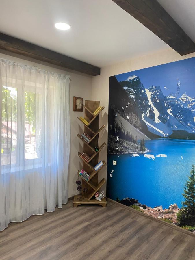 Iuri Udesiani'S Guesthouse Mestia Ngoại thất bức ảnh