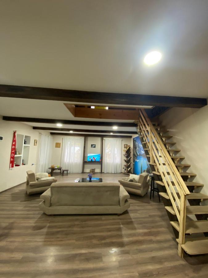 Iuri Udesiani'S Guesthouse Mestia Ngoại thất bức ảnh